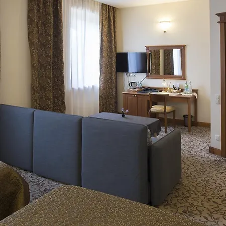 מלון Pazaislis Park 4*