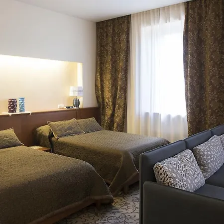 Pazaislis Park מלון